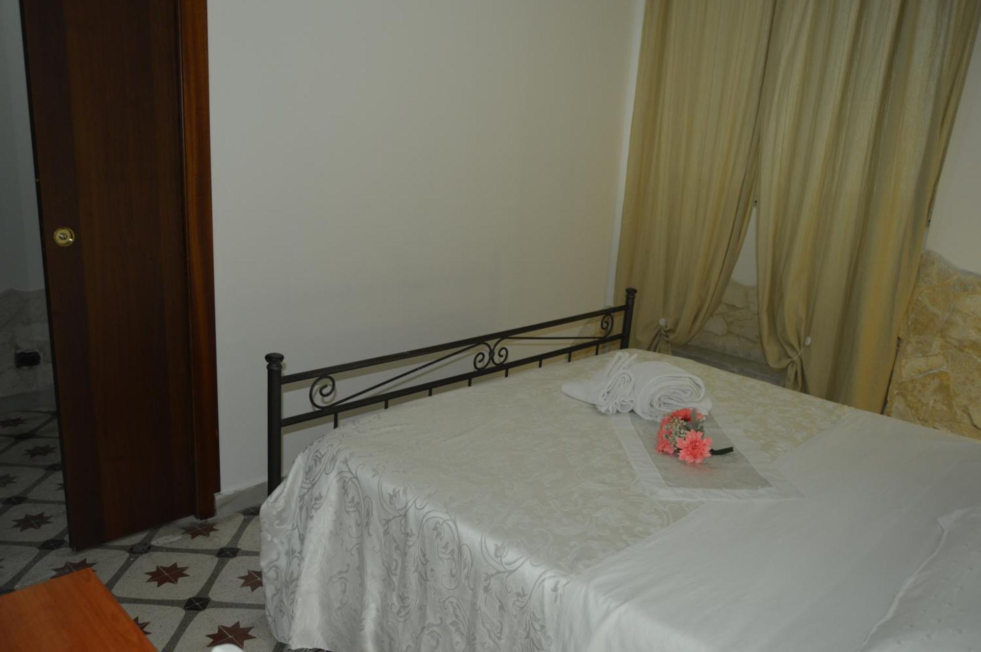 Bed And Breakfast Vecchio Porto Катания Экстерьер фото